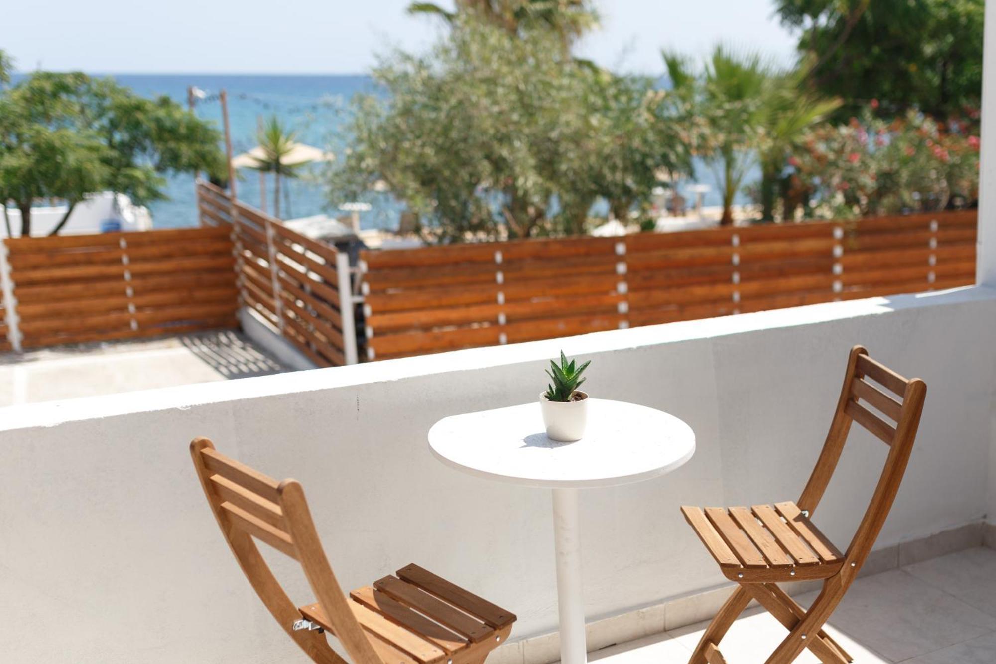 Azure Bay Hotell Ayvaryara Eksteriør bilde