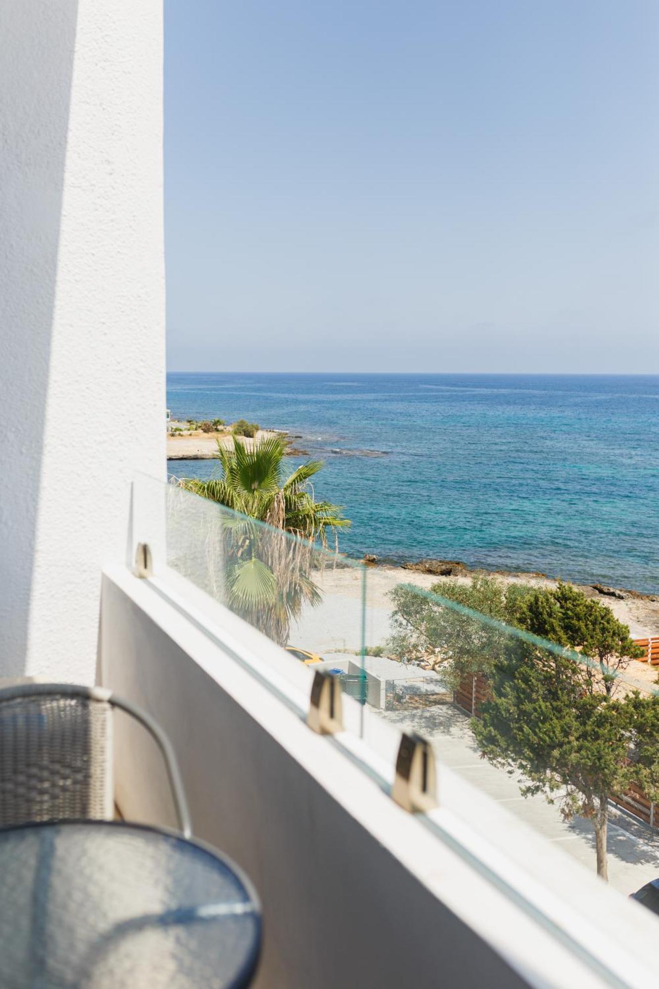 Azure Bay Hotell Ayvaryara Eksteriør bilde