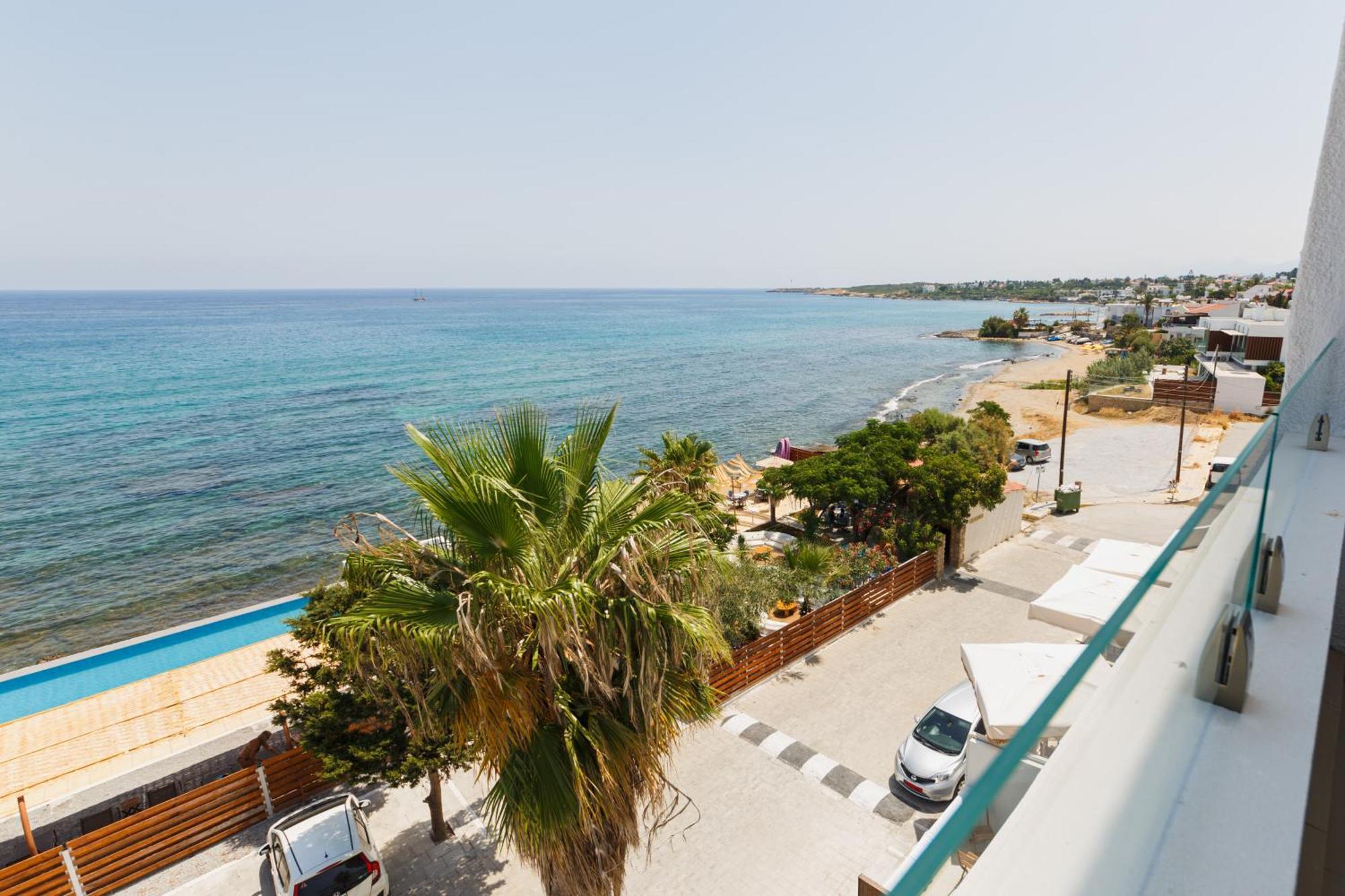 Azure Bay Hotell Ayvaryara Eksteriør bilde