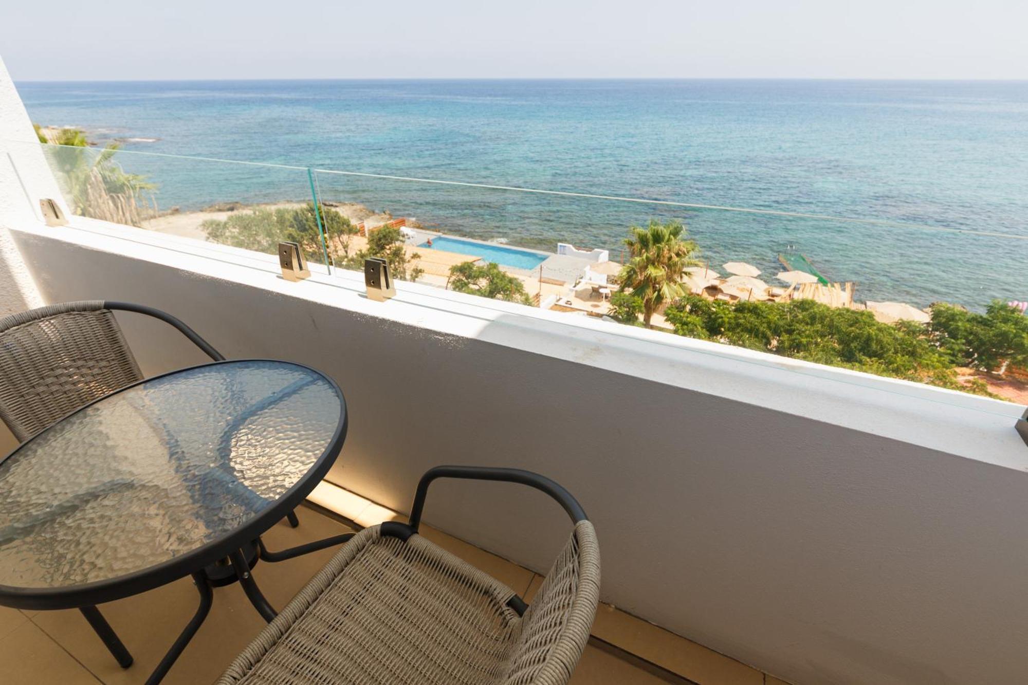 Azure Bay Hotell Ayvaryara Eksteriør bilde
