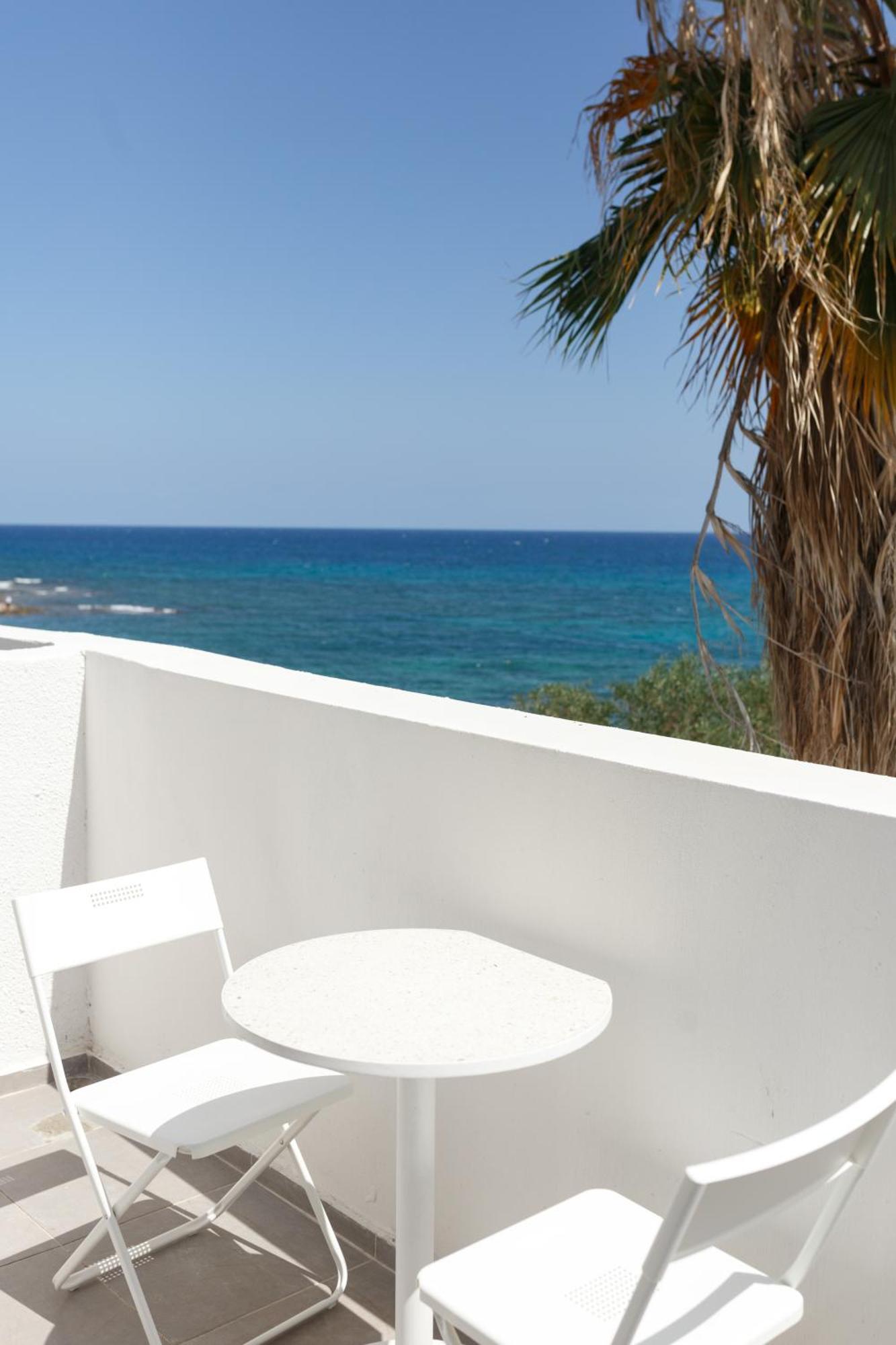 Azure Bay Hotell Ayvaryara Eksteriør bilde