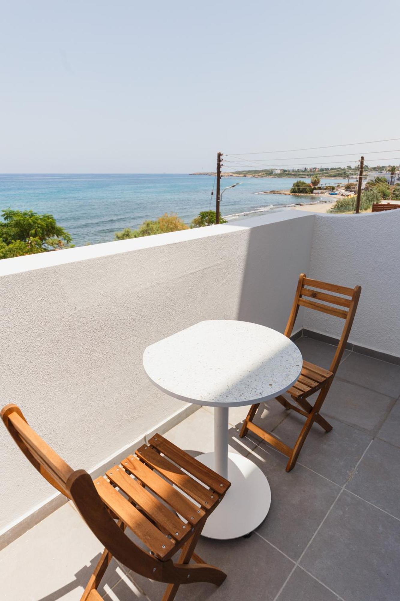 Azure Bay Hotell Ayvaryara Eksteriør bilde