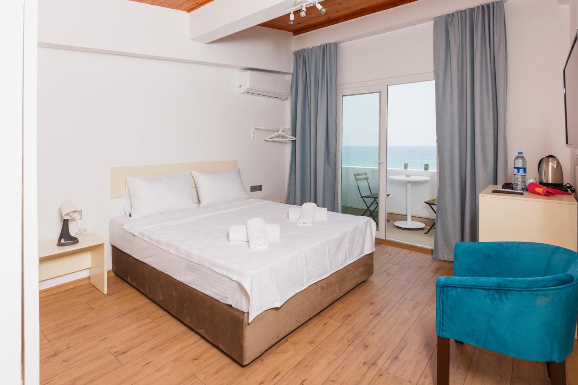 Azure Bay Hotell Ayvaryara Eksteriør bilde