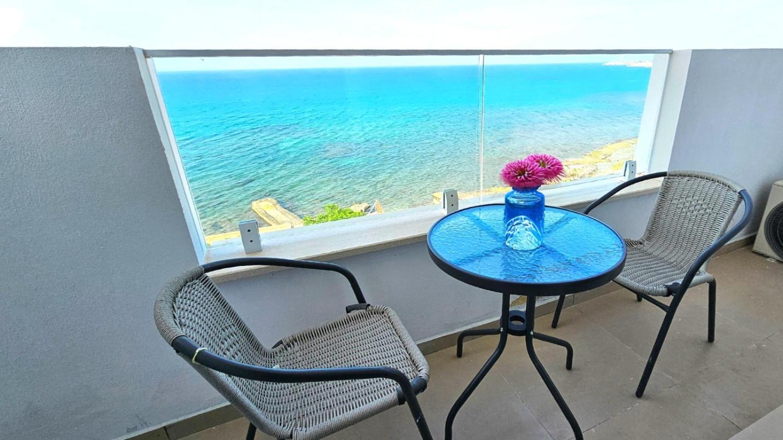 Azure Bay Hotell Ayvaryara Eksteriør bilde