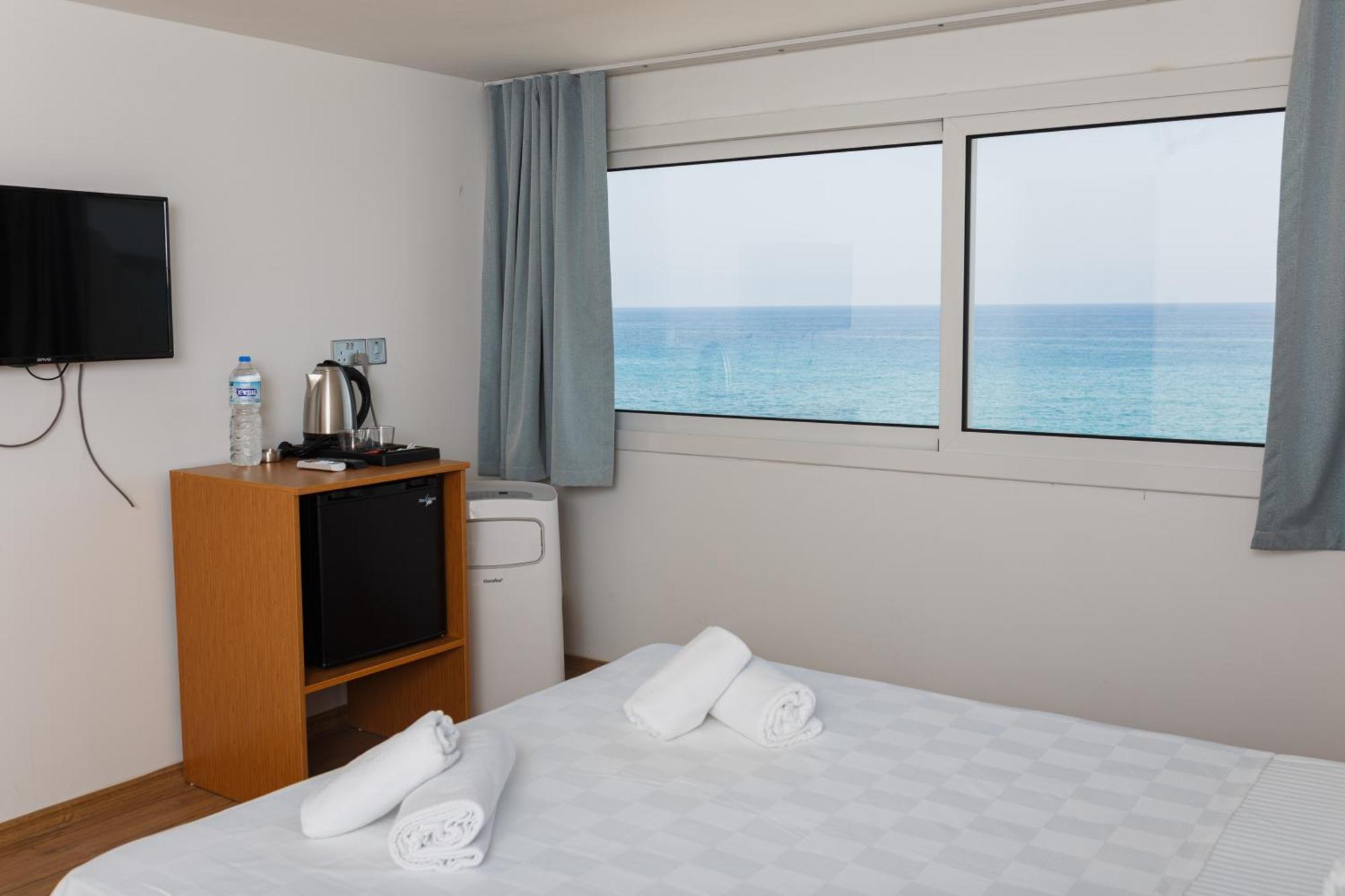 Azure Bay Hotell Ayvaryara Eksteriør bilde