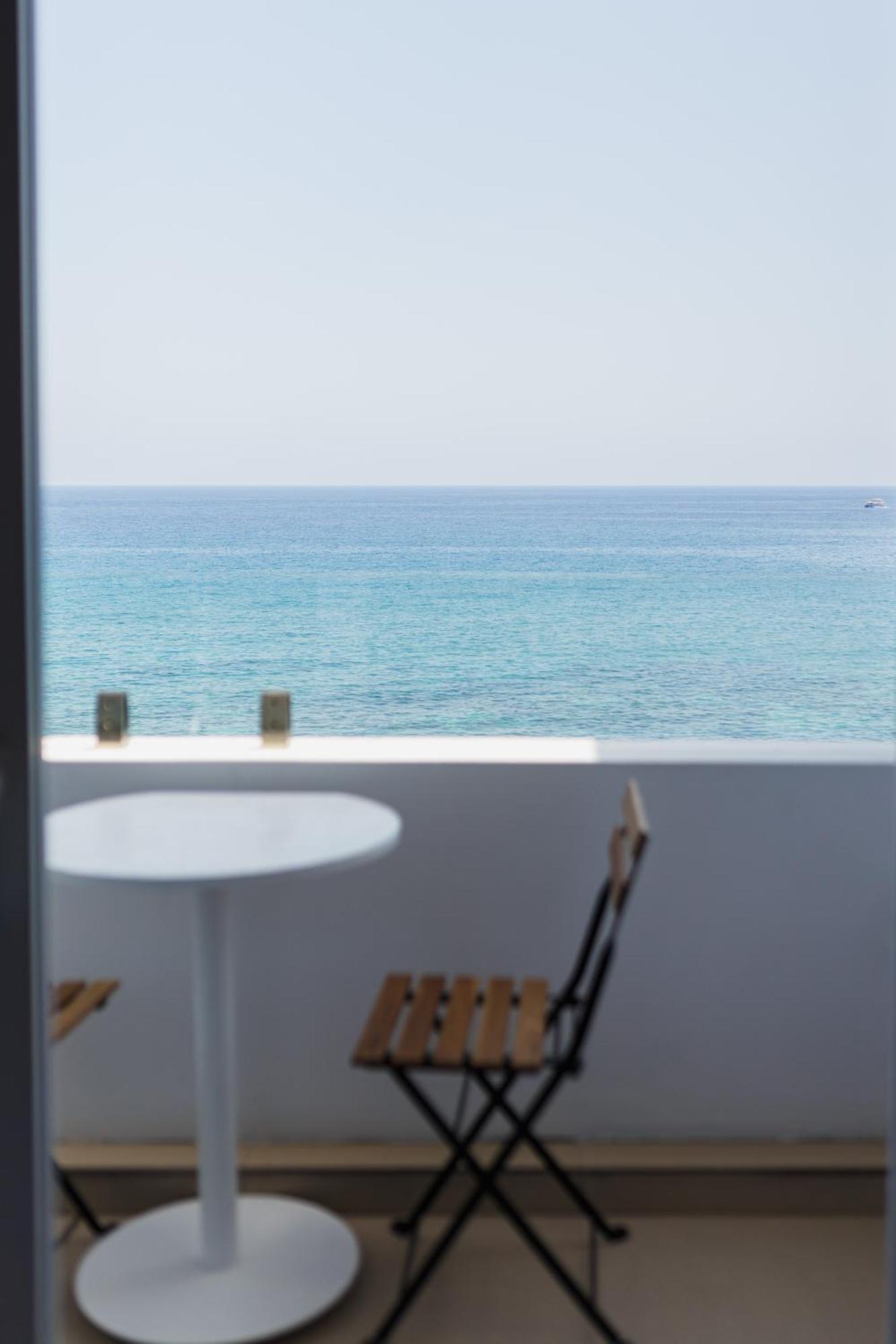 Azure Bay Hotell Ayvaryara Eksteriør bilde