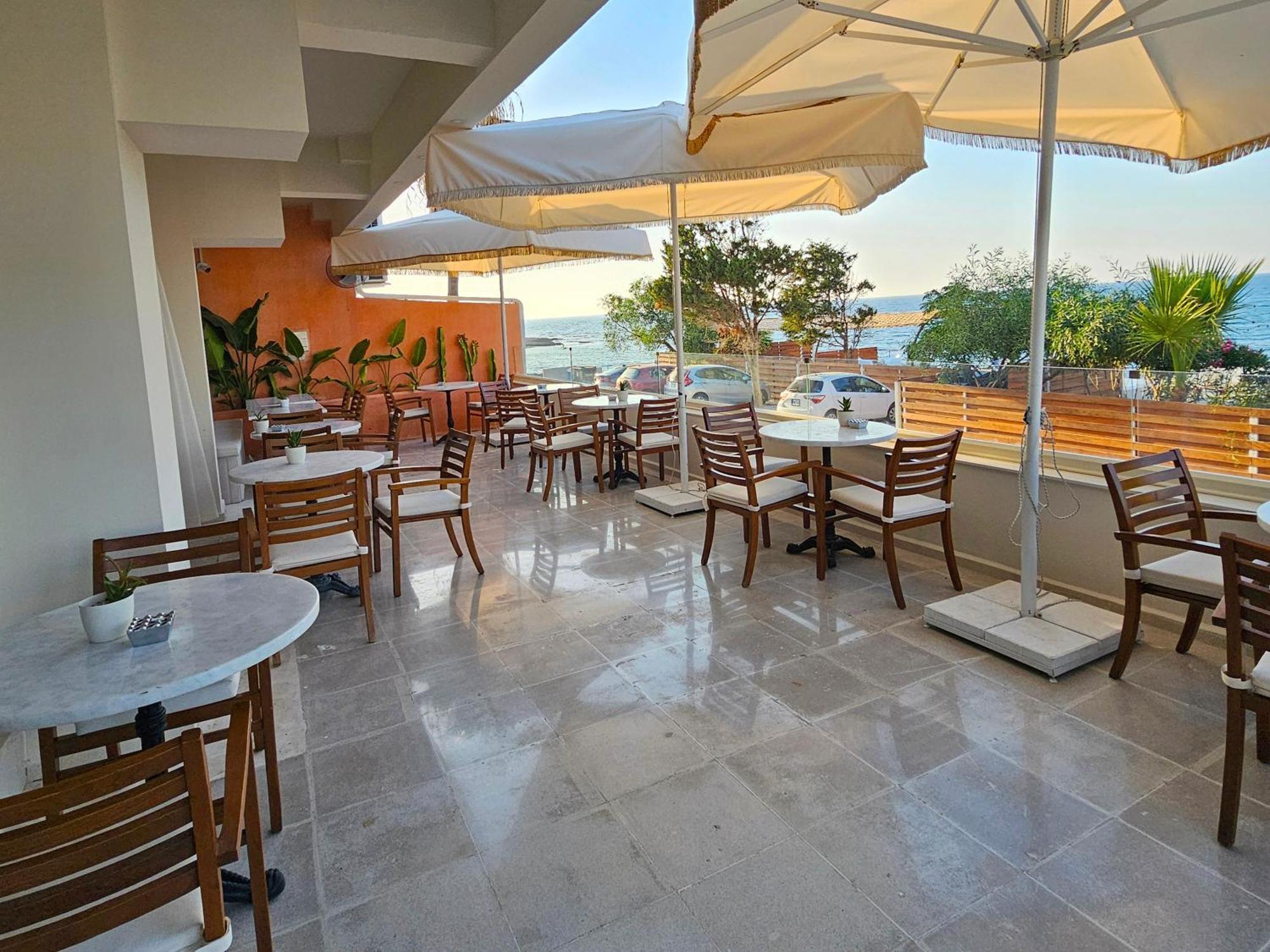 Azure Bay Hotell Ayvaryara Eksteriør bilde