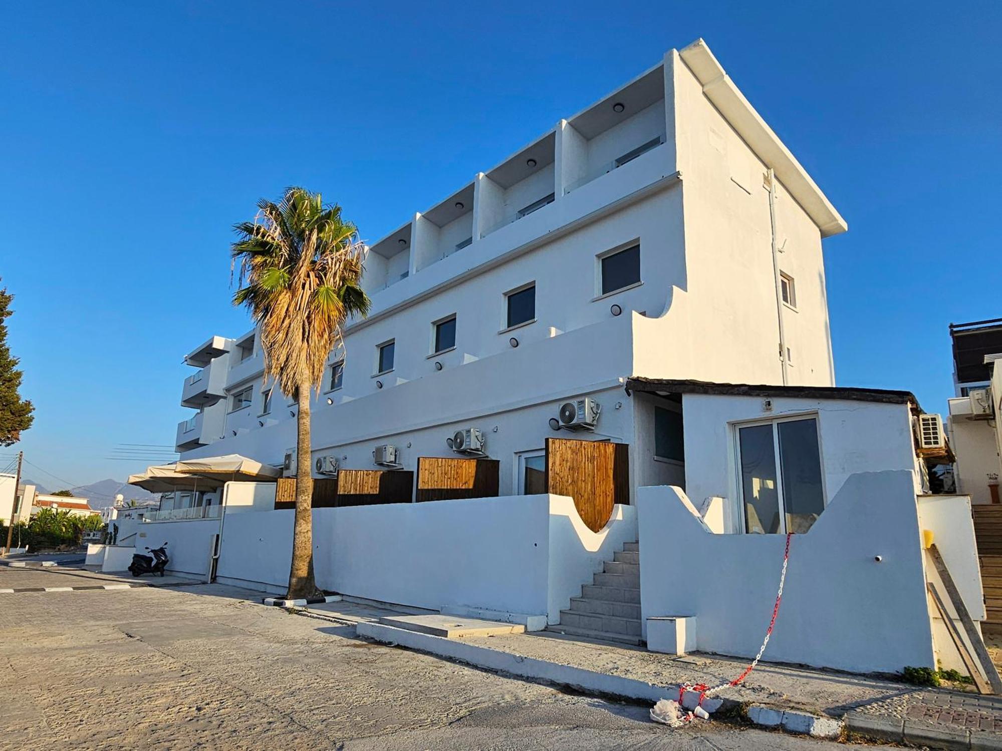 Azure Bay Hotell Ayvaryara Eksteriør bilde